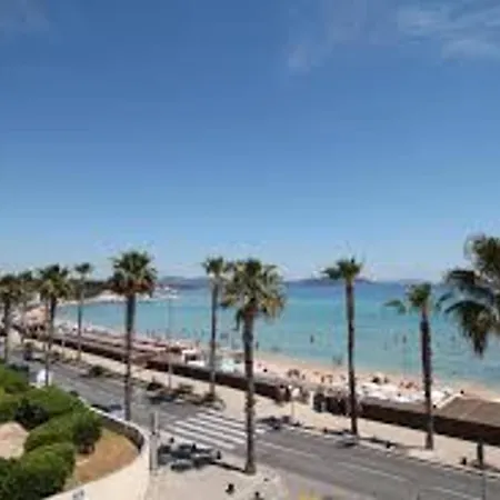 Appartement Studio A A 200 M De La