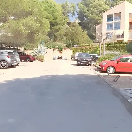 Appartement Studio A A 200 M De La