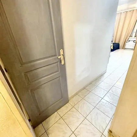 Studio A A 200 M De La